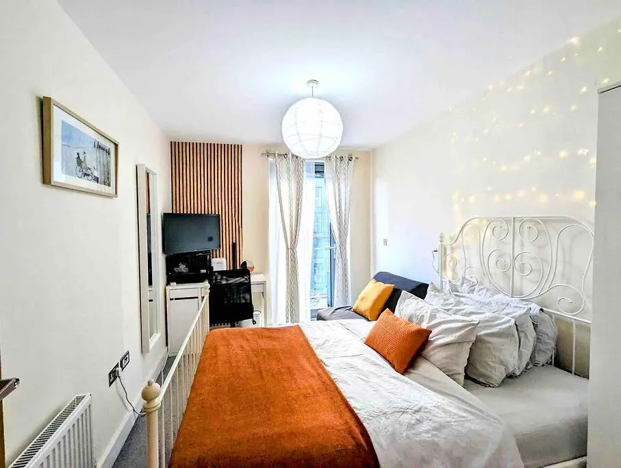 Canal Room London 0*,  Storbritannien